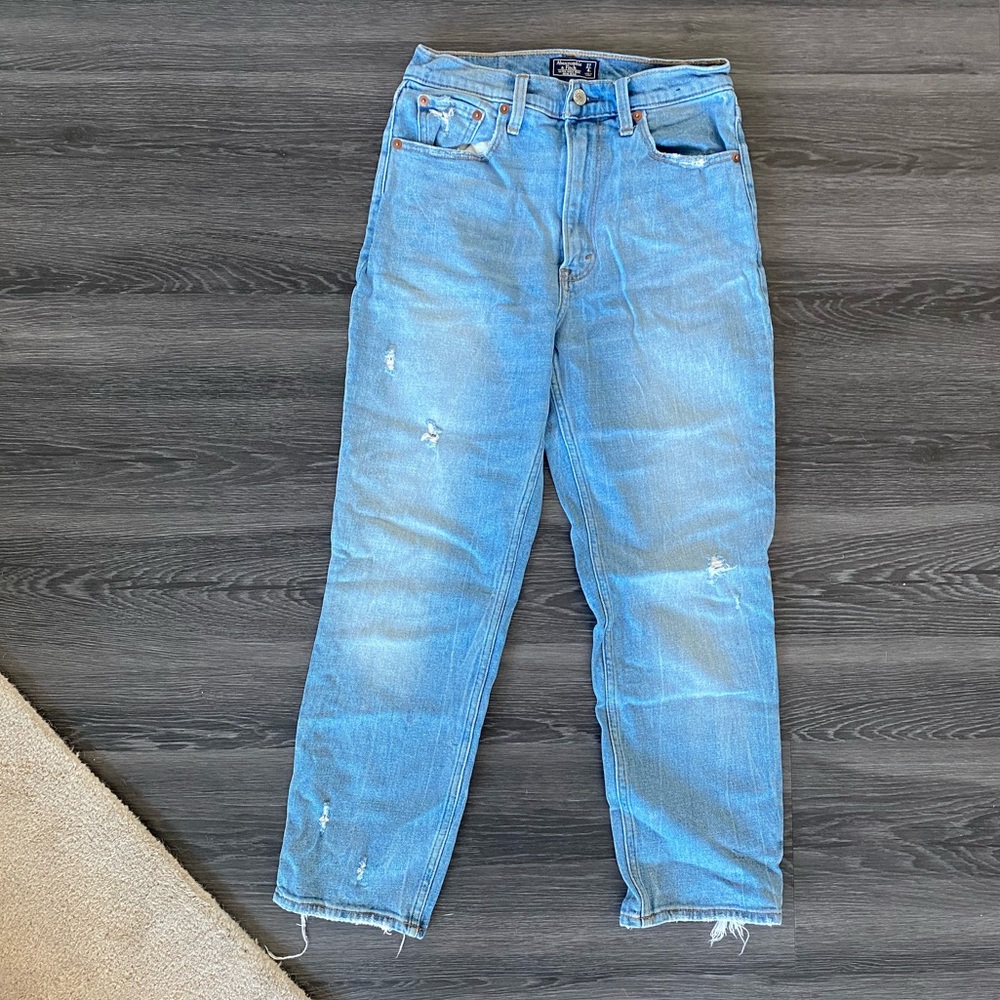 Abercrombie ultra high rise mom Jean